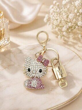LV Authentic Gold Padlock 🔒 Key Set w/ Unbranded Hello Kitty Keychain Charm